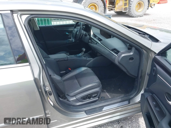 2019 Lexus ES 350 with VIN 58ABZ1B13KU015358, listed as a IAAI auction lot 42142214 with 84,766 mi miles and . Bid and sale history available at DreamBid. Image 5.