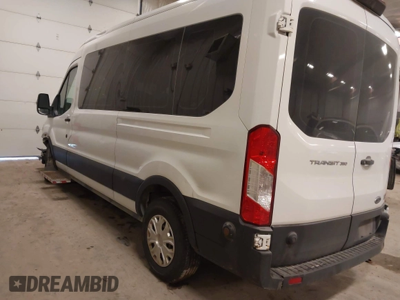 2019 Ford Transit Passenger XL with VIN 1FBZX2CM8KKA07514, listed as a IAAI auction lot 41235965 with 58,224 mi miles. Bid and sale history available at carsss.com. Image 3.
