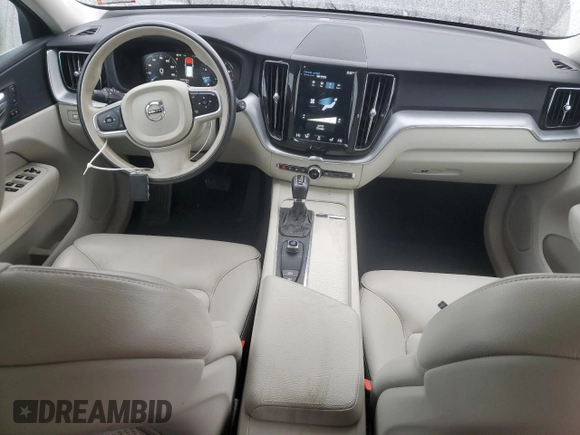 2018 Volvo XC60 Momentum with VIN LYV102RK1JB087884, listed as a Copart auction lot 49696925 with 34,601 mi miles and Salvage Title. Bid and sale history available at carsss.com. Image 8.