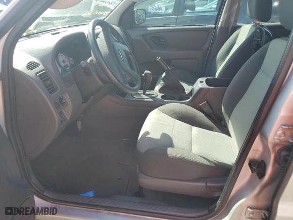 2007 Ford Escape XLS with VIN 1FMCU02Z07KB36040, listed as a Copart auction lot 74043354 with 0 mi miles and Salvage Title. Bid and sale history available at carsss.com. Image 7.