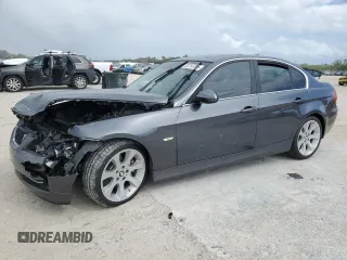 2008 BMW 3 Series 335i z VIN WBAVB77588NH79110, wystawiony jako Copart lot #52767815 z przebiegiem 98 074 mil mil oraz Szkody całkowita. Historia ofert i sprzedaży dostępna na DreamBid. Obrazek 1.