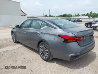 2024 Nissan Altima SV with VIN 1N4BL4DV2RN313022, listed as a IAAI auction lot 42431572 with 40,410 mi miles and . Bid and sale history available at DreamBid. Image 3.