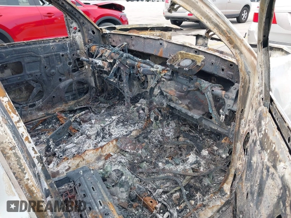 2023 Toyota Tacoma SR5 z VIN 3TMAZ5CN8PM213333, wystawiony jako IAAI lot #41475450 z przebiegiem Nie podano mil oraz . Historia ofert i sprzedaży dostępna na DreamBid. Obrazek 5.