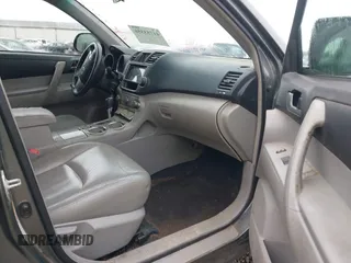2013 Toyota Highlander with VIN 5TDZA3EH5DS038119, listed as a IAAI auction lot 41753356 with Not Provided miles and . Bid and sale history available at DreamBid. Image 5.