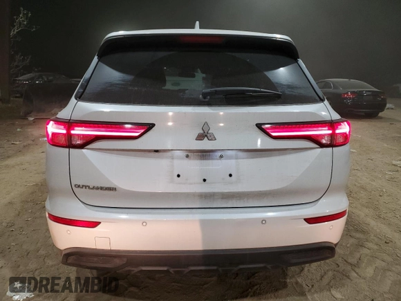 2023 Mitsubishi Outlander ES z VIN JA4J3TA82PZ009848, wystawiony jako Copart lot #82392604 z przebiegiem 52 123 mil mil oraz Szkoda całkowita • Salvage title. Historia ofert i sprzedaży dostępna na DreamBid. Obrazek 6.