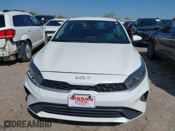 2022 Kia Forte LXS z VIN 3KPF24AD1NE479654, wystawiony jako IAAI lot #41950997 z przebiegiem 71 168 mil mil oraz . Historia ofert i sprzedaży dostępna na DreamBid. Obrazek 12.