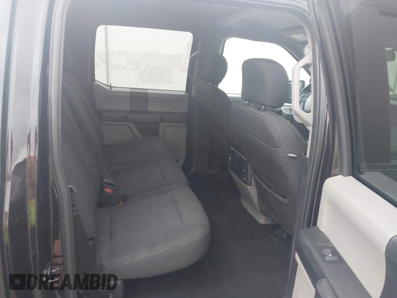 2018 Ford F-150 XL z VIN 1FTEW1EP3JFD67926, wystawiony jako IAAI lot #42270588 z przebiegiem 71 435 mil mil oraz . Historia ofert i sprzedaży dostępna na DreamBid. Obrazek 8.