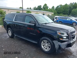2017 Chevrolet Suburban LT z VIN 1GNSKHKC1HR138685, wystawiony jako IAAI lot #42508615 z przebiegiem 74 148 mil mil oraz . Historia ofert i sprzedaży dostępna na DreamBid. Obrazek 1.
