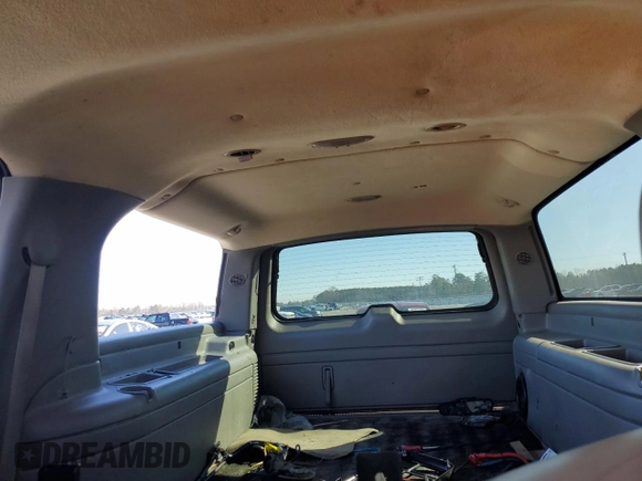 2002 GMC Yukon XL SLT with VIN 3GKFK16Z32G358714, listed as a Copart auction lot 42900305 with 0 mi miles and Salvage Title. Bid and sale history available at carsss.com. Image 10.