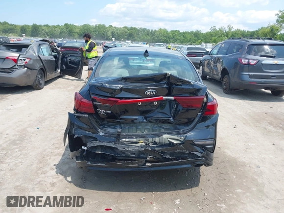 2021 Kia Forte LXS z VIN 3KPF24AD7ME264763, wystawiony jako IAAI lot #42477136 z przebiegiem 48 667 mil mil oraz . Historia ofert i sprzedaży dostępna na DreamBid. Obrazek 16.
