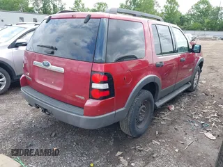 2006 Ford Explorer XLT z VIN 1FMEU73E46UB59076, wystawiony jako IAAI lot #42440539 z przebiegiem 166 077 mil mil oraz . Historia ofert i sprzedaży dostępna na DreamBid. Obrazek 4.