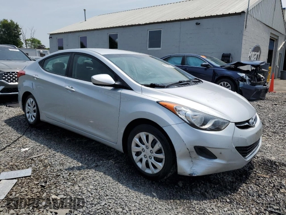 2011 Hyundai Elantra Limited z VIN 5NPDH4AE0BH027412, wystawiony jako Copart lot #58574475 z przebiegiem 141 620 mil mil oraz Szkoda całkowita • Salvage title. Historia ofert i sprzedaży dostępna na DreamBid. Obrazek 4.