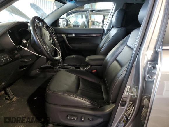 2015 Kia Sorento SX z VIN 5XYKWDA77FG614704, wystawiony jako Copart lot #59217985 z przebiegiem 200 675 mil mil oraz Czysty tytuł • Clean title. Historia ofert i sprzedaży dostępna na DreamBid. Obrazek 7.