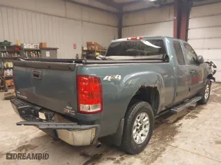 2007 GMC Sierra 1500 SLE1 with VIN 1GTEK190X7Z555777, listed as a IAAI auction lot 41474820 with 141,615 mi miles. Bid and sale history available at carsss.com. Image 4.