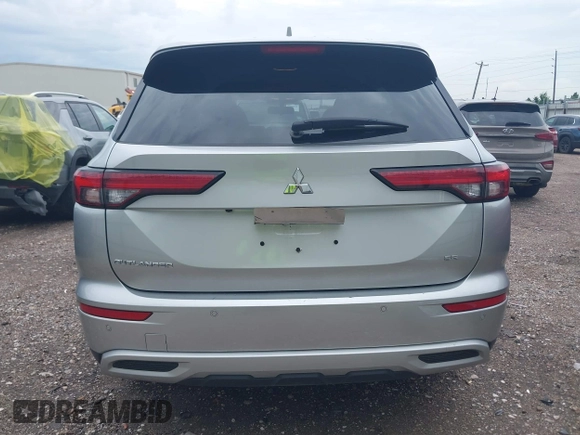2024 Mitsubishi Outlander SE z VIN JA4J3VA83RZ068485, wystawiony jako IAAI lot #42483073 z przebiegiem 28 120 mil mil oraz . Historia ofert i sprzedaży dostępna na DreamBid. Obrazek 17.