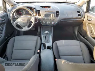 2016 Kia Forte LX z VIN KNAFX4A63G5551727, wystawiony jako Copart lot #57062515 z przebiegiem 131 419 mil mil oraz Szkoda całkowita • Salvage title. Historia ofert i sprzedaży dostępna na DreamBid. Obrazek 8.