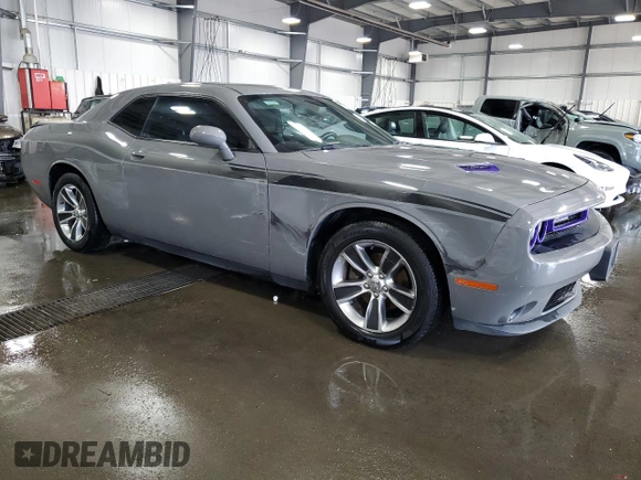 2017 Dodge Challenger SXT z VIN 2C3CDZAG8HH613593, wystawiony jako Copart lot #71003954 z przebiegiem 89 441 mil mil oraz Szkoda całkowita • Salvage title. Historia ofert i sprzedaży dostępna na DreamBid. Obrazek 4.