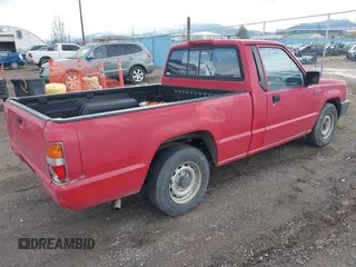 1994 Mitsubishi Mighty Max z VIN JA7LS21G0RP007773, wystawiony jako IAAI lot #41915117 z przebiegiem 68 410 mil mil oraz . Historia ofert i sprzedaży dostępna na DreamBid. Obrazek 4.