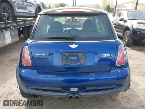 2003 MINI Hardtop S z VIN WMWRE33433TD72153, wystawiony jako IAAI lot #41601153 z przebiegiem 185 286 mil mil oraz . Historia ofert i sprzedaży dostępna na DreamBid. Obrazek 16.