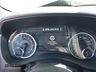 2022 Ram 1500 Big Horn z VIN 1C6RREBT1NN436343, wystawiony jako IAAI lot #41367073 z przebiegiem 13 784 mil mil oraz . Historia ofert i sprzedaży dostępna na DreamBid. Obrazek 7.