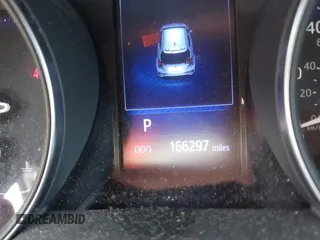 2018 Toyota C-HR XLE z VIN NMTKHMBX5JR046679, wystawiony jako IAAI lot #42068046 z przebiegiem 166 297 mil mil oraz . Historia ofert i sprzedaży dostępna na DreamBid. Obrazek 15.