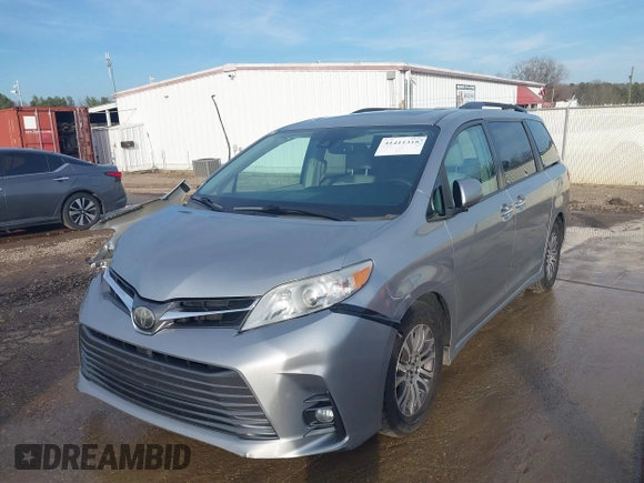 2018 Toyota Sienna XLE Auto Access Seat with VIN 5TDYZ3DC6JS928313, listed as a IAAI auction lot 41411318 with 145,480 mi miles. Bid and sale history available at carsss.com. Image 19.