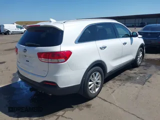 2017 Kia Sorento LX with VIN 5XYPGDA59HG307040, listed as a IAAI auction lot 42125920 with 125,303 mi miles and . Bid and sale history available at carsss.com. Image 4.