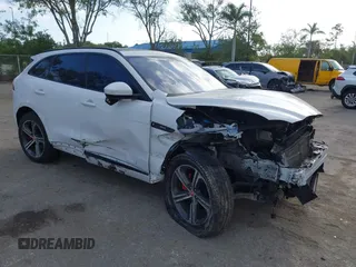 2020 Jaguar F-Pace 25t R-Sport z VIN SADCL2FX9LA628825, wystawiony jako IAAI lot #42124898 z przebiegiem 65 458 mil mil oraz . Historia ofert i sprzedaży dostępna na DreamBid. Obrazek 1.