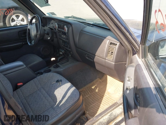 2001 Jeep Cherokee Sport with VIN 1J4FF48S91L513926, listed as a IAAI auction lot 42671363 with 234,233 mi miles and . Bid and sale history available at DreamBid. Image 5.