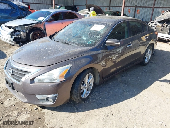 2013 Nissan Altima 2.5 SV with VIN 1N4AL3AP0DN408408, listed as a IAAI auction lot 41827791 with 184,504 mi miles. Bid and sale history available at carsss.com. Image 2.