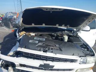 2005 Chevrolet Tahoe Z71 z VIN 1GNEK13T55R268077, wystawiony jako IAAI lot #41442024 z przebiegiem 205 176 mil mil oraz . Historia ofert i sprzedaży dostępna na DreamBid. Obrazek 10.