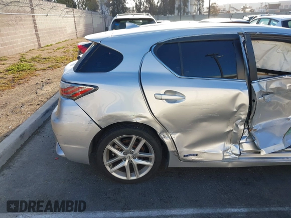 2015 Lexus CT 200h z VIN JTHKD5BH0F2219582, wystawiony jako IAAI lot #41762067 z przebiegiem Nie podano mil oraz . Historia ofert i sprzedaży dostępna na DreamBid. Obrazek 11.