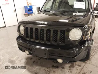 2014 Jeep Patriot Limited z VIN 1C4NJRCB0ED928766, wystawiony jako IAAI lot #42437880 z przebiegiem 135 443 mil mil oraz . Historia ofert i sprzedaży dostępna na DreamBid. Obrazek 19.