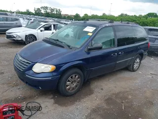 2005 Chrysler Town & Country Limited with VIN 2C8GP64L75R365241, listed as a IAAI auction lot 42147460 with 255,540 mi miles. Bid and sale history available at carsss.com. Image 2.