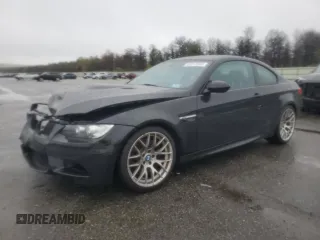 2013 BMW M3 z VIN WBSKG9C59DJ593396, wystawiony jako Copart lot #55317305 z przebiegiem 49 651 mil mil oraz Szkody całkowita. Historia ofert i sprzedaży dostępna na DreamBid. Obrazek 1.