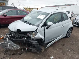 2017 FIAT 500e with VIN 3C3CFFGE1HT550018, listed as a IAAI auction lot 40730795 with 1 mi miles. Bid and sale history available at carsss.com. Image 20.