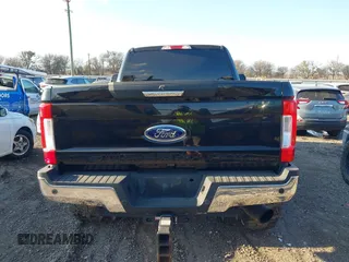 2018 Ford Super Duty F-250 SRW XL with VIN 1FT7W2BT7JEB26098, listed as a IAAI auction lot 41429463 with 160,396 mi miles. Bid and sale history available at carsss.com. Image 16.