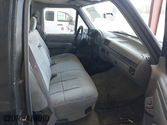 1995 Ford F-150 z VIN 1FTEF14HXSNA28985, wystawiony jako IAAI lot #42630297 z przebiegiem Nie podano mil oraz . Historia ofert i sprzedaży dostępna na DreamBid. Obrazek 5.