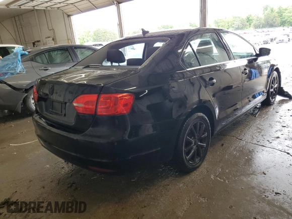 2013 Volkswagen Jetta SE with VIN 3VWDP7AJ1DM443688, listed as a Copart auction lot 55982585 with 137,112 mi miles and Salvage title. Bid and sale history available at DreamBid. Image 3.