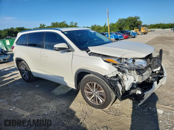 2017 Toyota Highlander XLE with VIN 5TDKZRFHXHS520571, listed as a Copart auction lot 64376585 with 116,027 mi miles and Salvage title. Bid and sale history available at DreamBid. Image 4.