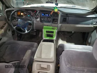 2000 GMC Yukon SLT with VIN 1GKEK13T9YJ130588, listed as a Copart auction lot 84827424 with 383,311 mi miles and Clean Title. Bid and sale history available at carsss.com. Image 8.