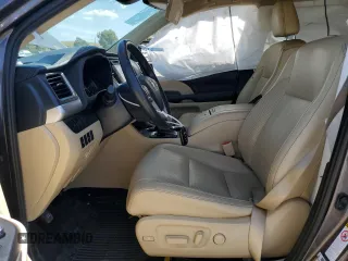 2019 Toyota Highlander Limited z VIN 5TDDZRFH3KS944285, wystawiony jako Copart lot #57176285 z przebiegiem 83 174 mil mil oraz Szkoda całkowita • Salvage title. Historia ofert i sprzedaży dostępna na DreamBid. Obrazek 7.