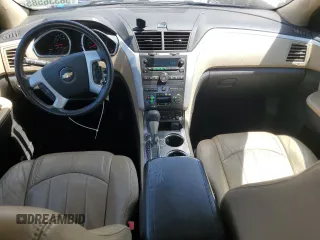 2012 Chevrolet Traverse LTZ z VIN 1GNKVLEDXCJ157466, wystawiony jako Copart lot #56336585 z przebiegiem 207 105 mil mil oraz Szkoda całkowita • Salvage title. Historia ofert i sprzedaży dostępna na DreamBid. Obrazek 8.