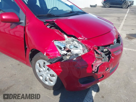 2008 Toyota Yaris z VIN JTDBT903784012634, wystawiony jako IAAI lot #42095324 z przebiegiem 136 691 mil mil oraz . Historia ofert i sprzedaży dostępna na DreamBid. Obrazek 6.