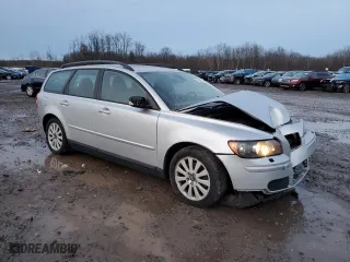 2005 Volvo V50 with VIN YV1MW390052099722, listed as a Copart auction lot 84544754 with 87,435 mi miles and Salvage Title. Bid and sale history available at carsss.com. Image 4.