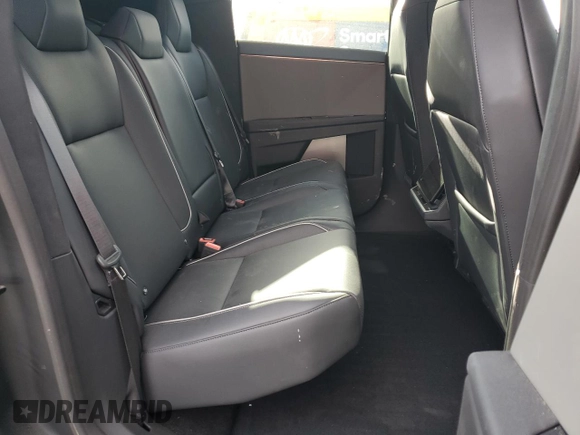 2024 Tesla Cybertruck Cyberbeast z VIN 7G2CEHEE4RA036882, wystawiony jako Copart lot #87403874 z przebiegiem 734 mil mil oraz Szkoda całkowita • Salvage title. Historia ofert i sprzedaży dostępna na DreamBid. Obrazek 10.