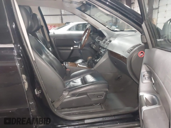 2007 Volvo XC90 V8 with VIN YV4CZ852471387486, listed as a IAAI auction lot 41597250 with 155,120 mi miles. Bid and sale history available at carsss.com. Image 5.