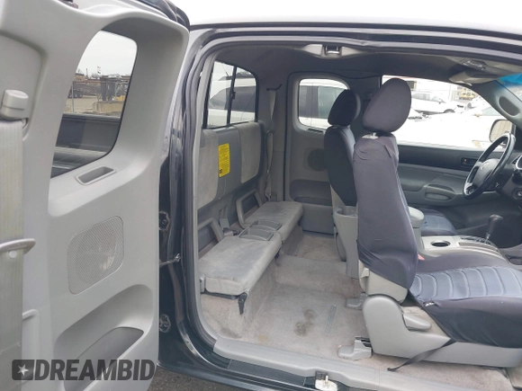 2006 Toyota Tacoma PreRunner z VIN 5TETU62N76Z314606, wystawiony jako IAAI lot #41909636 z przebiegiem 119 769 mil mil oraz . Historia ofert i sprzedaży dostępna na DreamBid. Obrazek 8.