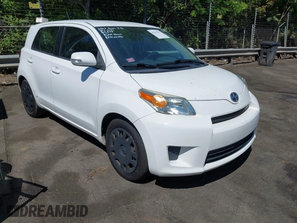 2009 Scion xD with VIN JTKKU10429J046662, listed as a IAAI auction lot 42147835 with 182,952 mi miles. Bid and sale history available at carsss.com. Image 1.