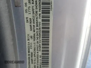 2006 Volkswagen Beetle z VIN 3VWRF31Y96M328760, wystawiony jako Copart lot #75808824 z przebiegiem 142 856 mil mil oraz Szkoda całkowita • Salvage title. Historia ofert i sprzedaży dostępna na DreamBid. Obrazek 14.
